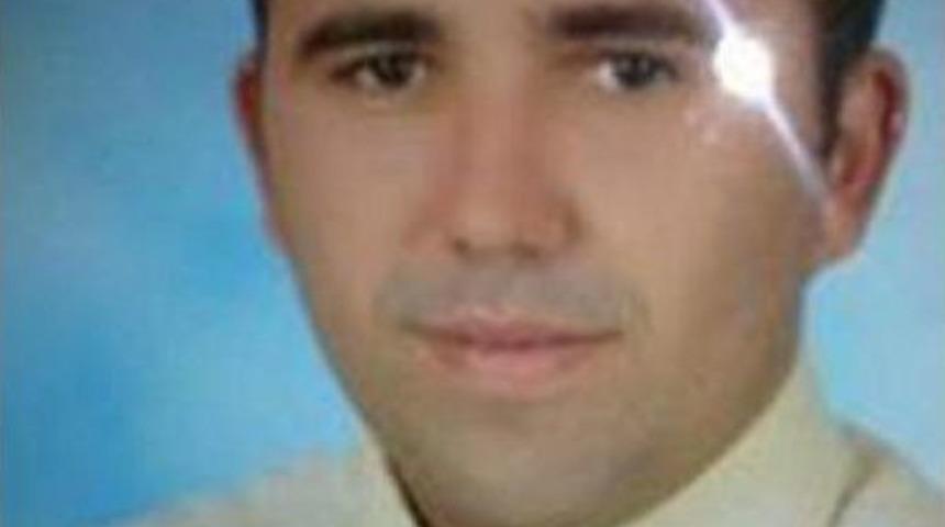 Kaza Yapan Kamyonet Menfez K&ouml;pr&uuml;ye Girdi, Cesedi Bug&uuml;n Bulundu