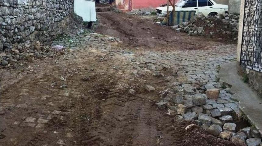 Ayvalık-palabah&ccedil;e&rsquo;de Yol Onarım &Ccedil;alışmalarına Başlandı