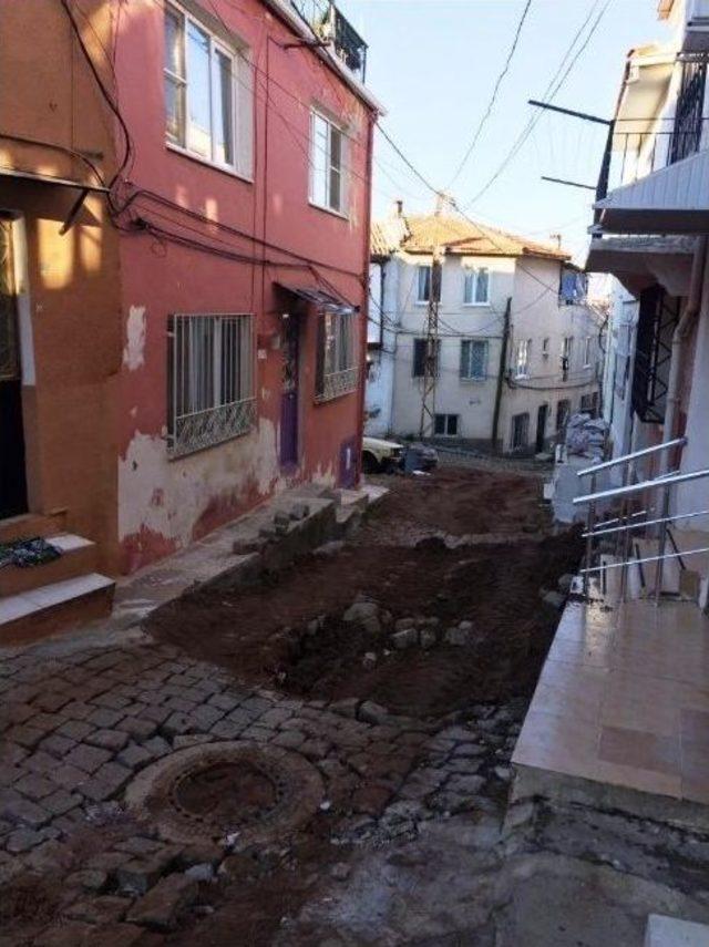 Ayvalık-palabahçe’de Yol Onarım Çalışmalarına Başlandı