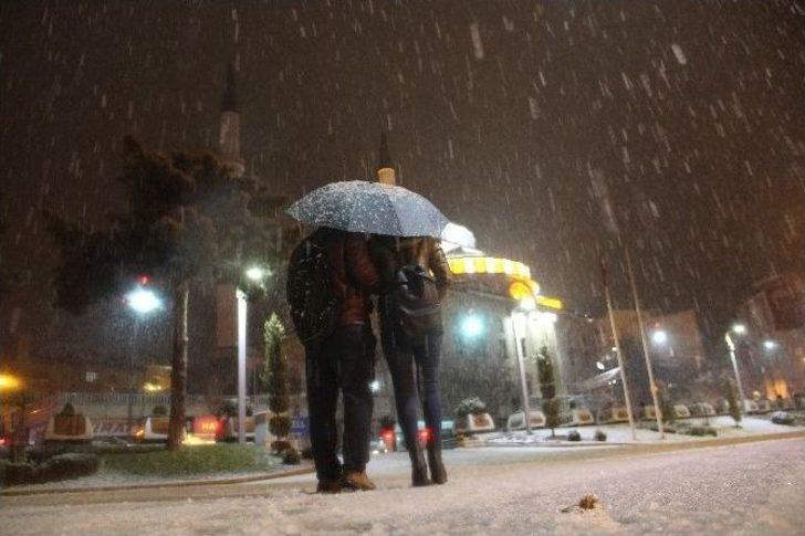 Kar Yağışı Elazığ’ı Beyaza Bürüdü G4