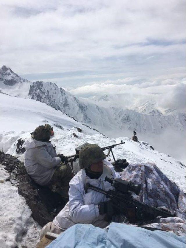 Mehmetçik -40 Derecede Destan Yazıyor