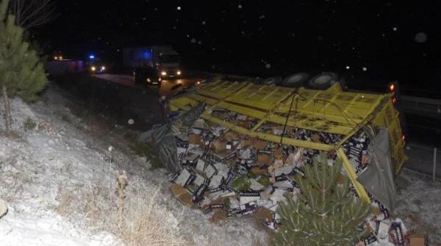 Buzlanan Yolda, 20 Dakikada 5 Ayrı Kaza