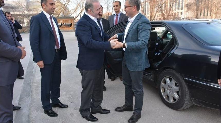 Başkan T&uuml;rkmen&rsquo;den Tuşba Belediyesi Ziyaret