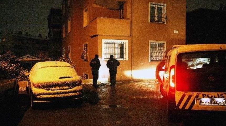 Evde Başlayan Sözlü Tartışma Kanlı Bitti: 1 Kişi Öldü, 2 Yabancı Uyruklu Kadın Ağır Yaraladı