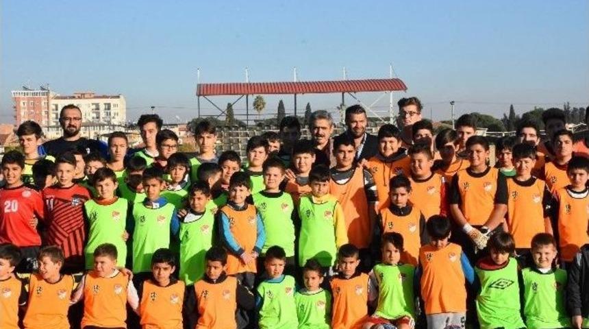Haluk Alıcık: "geleceğin Futbolcularını Yetiştiriyoruz"