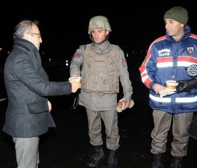 Nevşehir’De Valilik Çorba Dağıttı