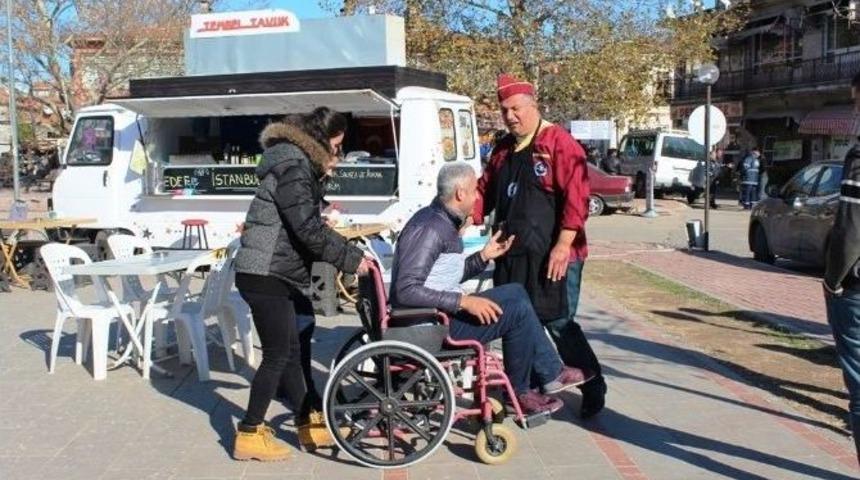 Kaymakam Farkındalık İ&ccedil;in Tekerlekli Sandalyeye Oturdu
