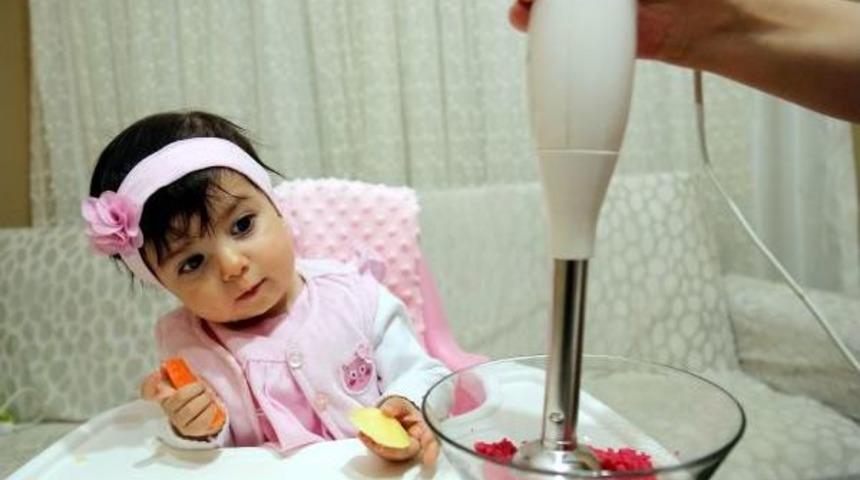 Blender Y&uuml;z&uuml;nden Bebekler &Ccedil;iğnemeyi &Ouml;ğrenemiyor