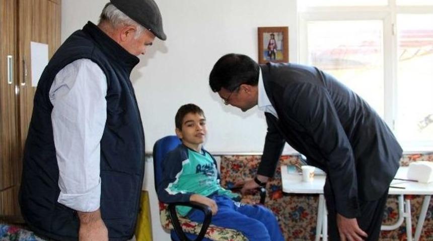 Başkan Turgut, Tevek Ailesinin Y&uuml;z&uuml;n&uuml; G&uuml;ld&uuml;rd&uuml;