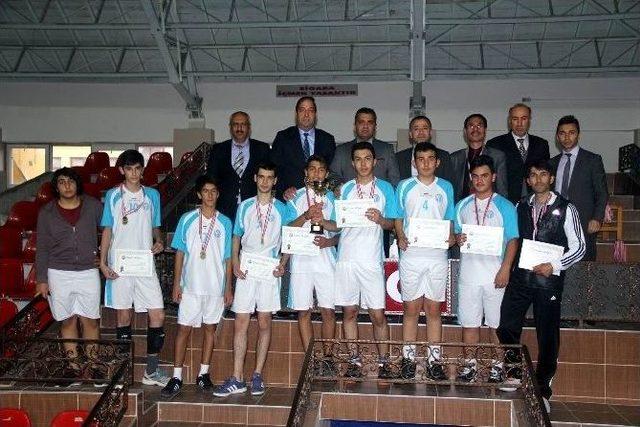 Gençler Voleybol Müsabakaları Tamamlandı