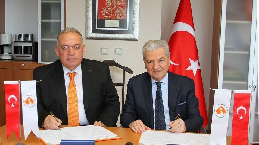 İe&uuml; Ve Turgutlu Ticaret Ve Sanayi Odası Arasında İş Birliği