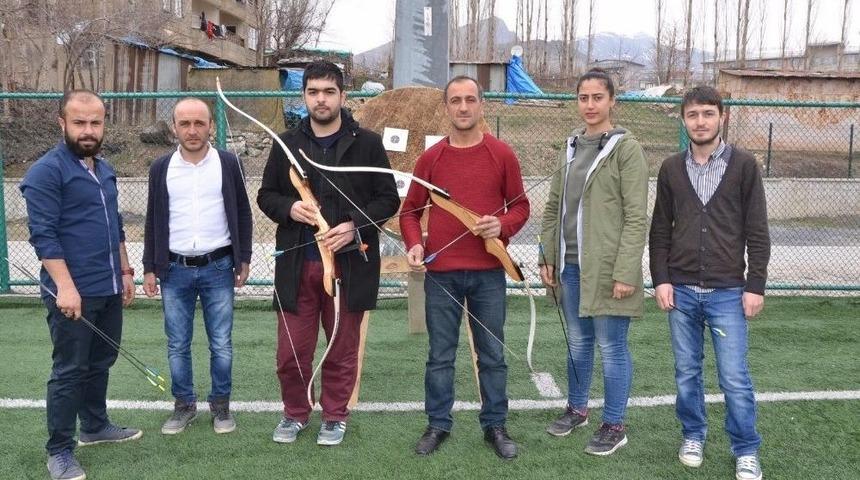 Hakkarili Ok&ccedil;ular Destek Bekliyor