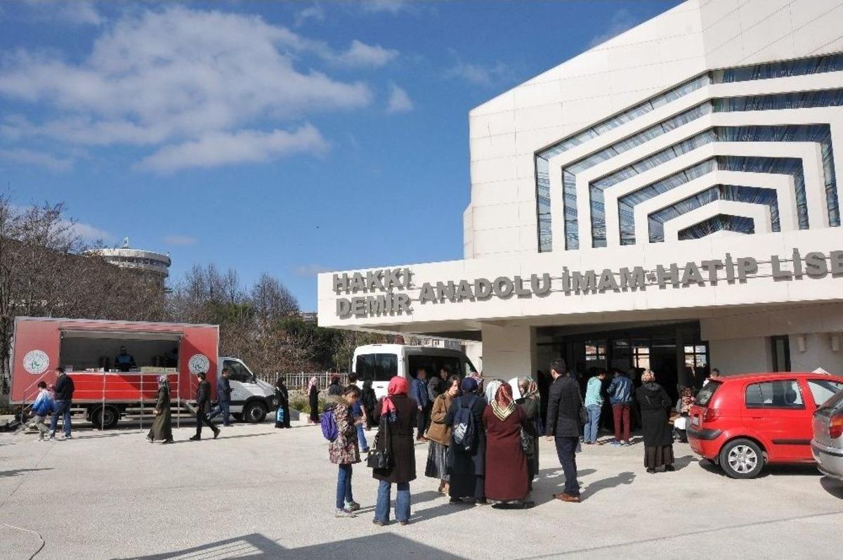 Gaziosmanpaşa Belediyesi&rsquo;nden Sınav &Ouml;ncesi &Ouml;ğrencilere Kahvaltı İkramı