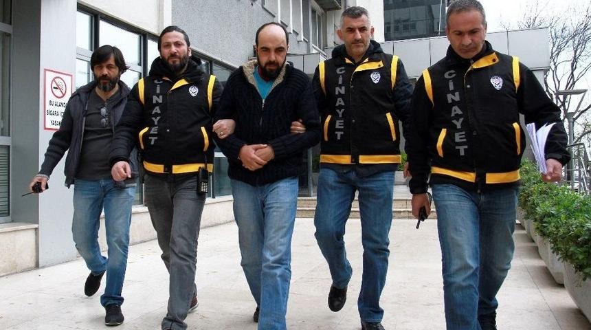 Karısını &Ouml;ld&uuml;ren Zanlı Adliyeye Sevk Edildi
