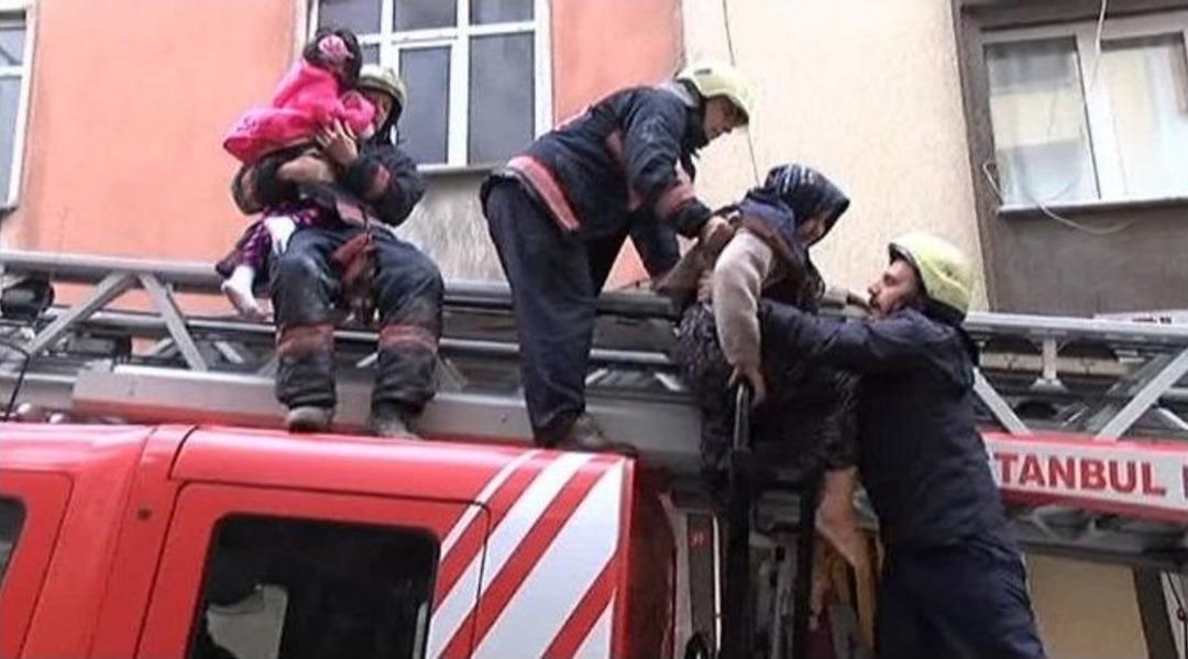 (&ouml;zel) Bah&ccedil;elievler&rsquo;de Korkutan Yangın