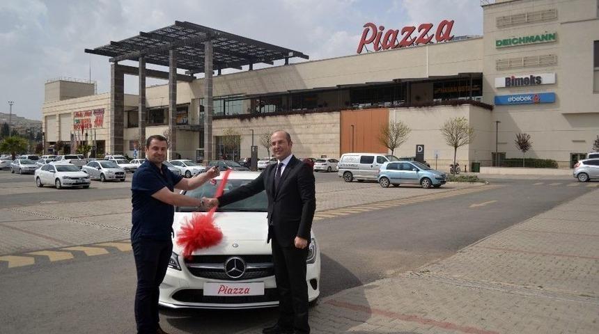 Piazza&rsquo;nın B&uuml;y&uuml;k &Ouml;d&uuml;l&uuml; Talihlisiyle Buluştu