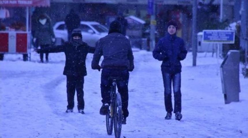Konya'da Eğitime Kar Engeli
