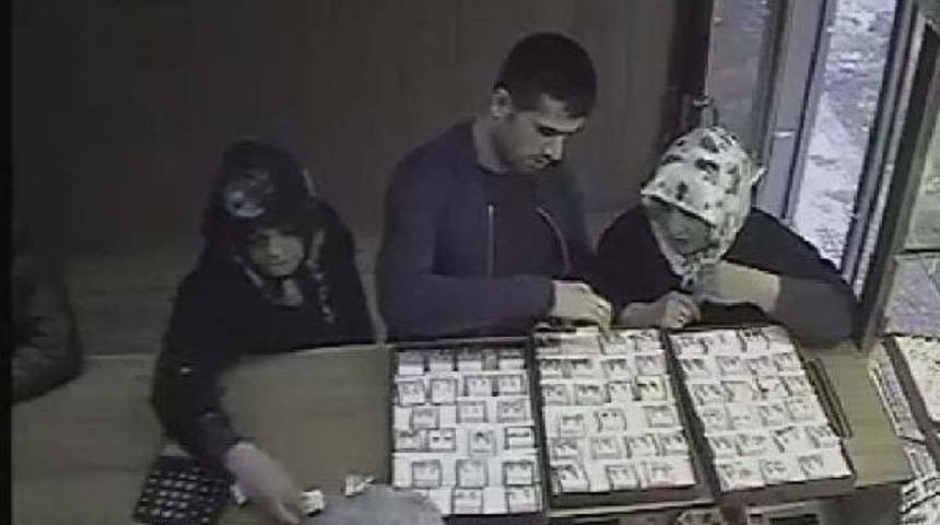 Siverek’Te Kuyumcuda Hırsızlık Güvenlik Kamerasında