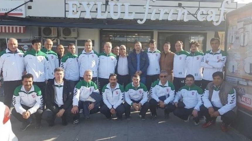 Kaymakam G&uuml;ven Masterler Takımı İle Bir Araya Geldi