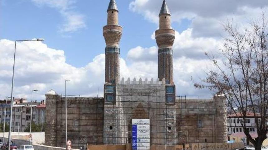 20 Yıldır Restorasyonu Bitmeyen Şaheser, G&ouml;kmedrese