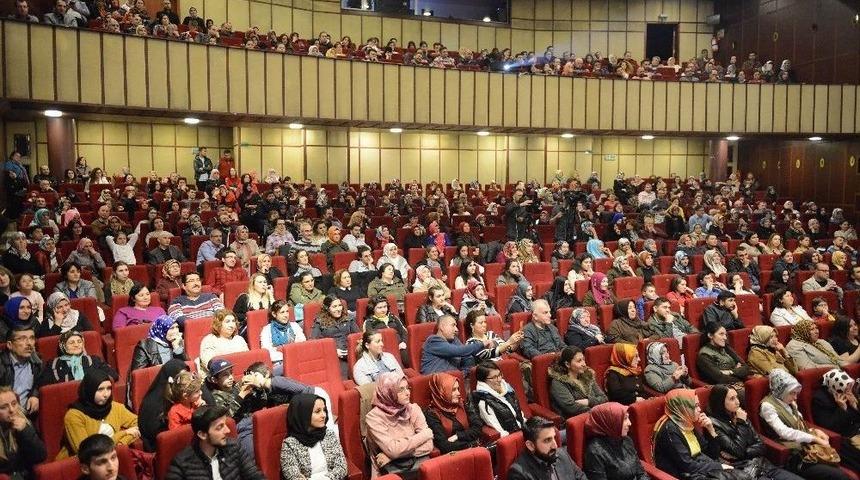 Dr. Akıncı&rsquo;dan Mutlu Ailenin İp U&ccedil;ları