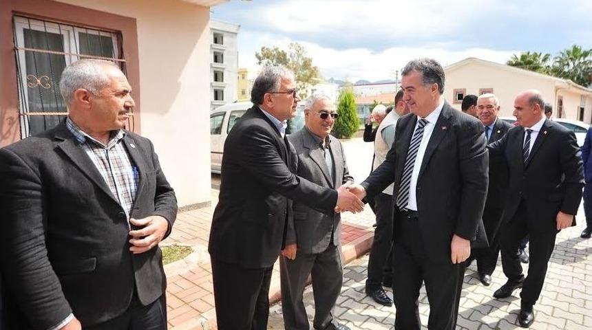 Vali Al: &ldquo;muhtarlar, Devletle Vatandaş Arasında K&ouml;pr&uuml;d&uuml;r&rdquo;