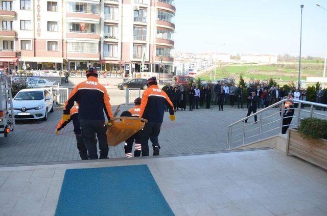 Deprem Anında Yapılması Gerekenler Anlatıldı 2