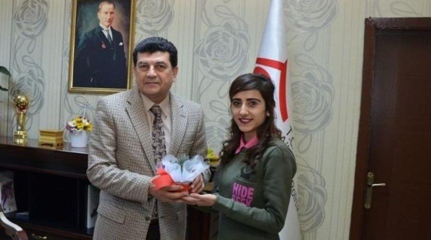 &Ccedil;ocuklardan M&uuml;d&uuml;r Boz&ccedil;elik&rsquo;e Ziyaret