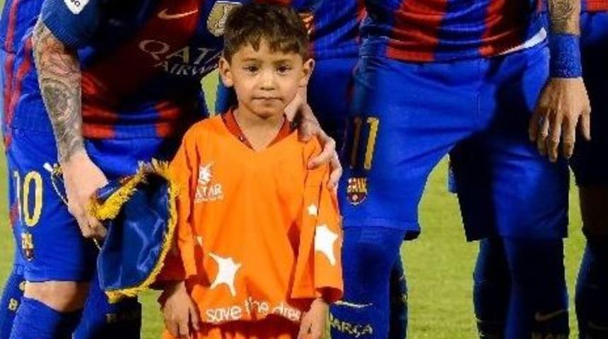 Poşetten Messi Forması Giyen Minik Murtaza, Kahramanı İle Buluştu