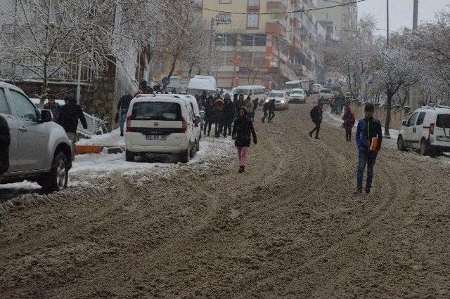 Şırnak’ta Eğitime Kar Arası