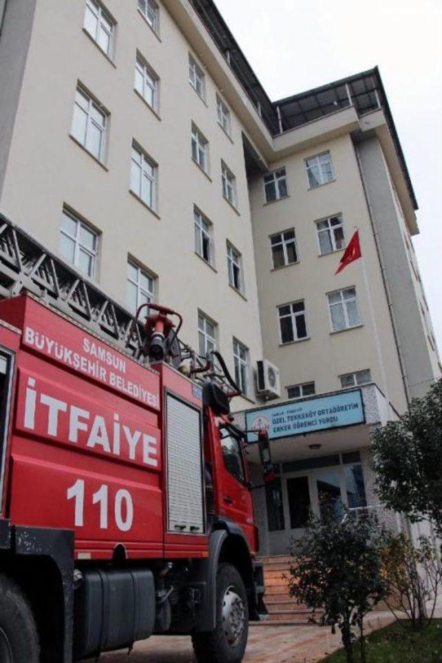 Samsun'da Öğrenci Yurdunda Elektrik Panosundan Yangın Çıktı