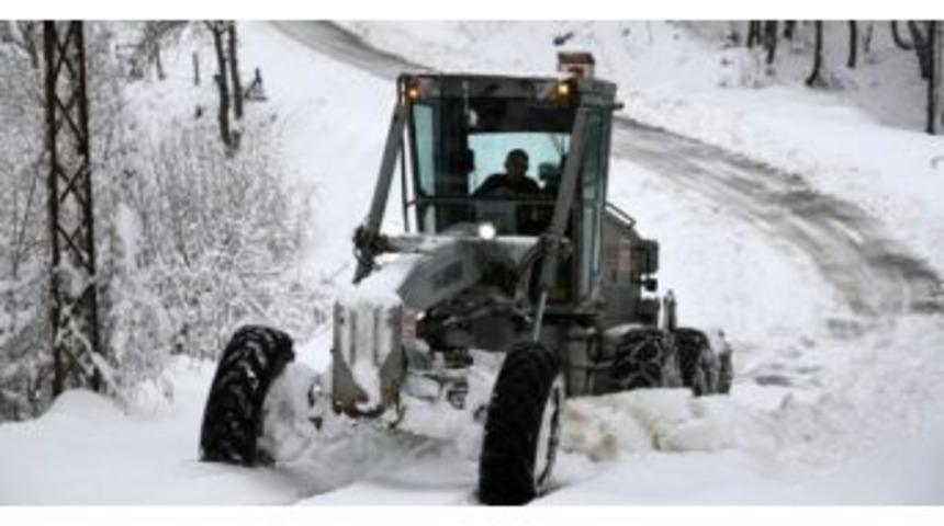 D&uuml;zce&rsquo;de 87 K&ouml;y Yolu Ulaşıma Kapalı