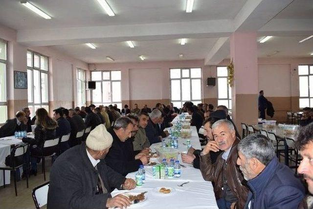 Şenkaya Belediyesinden Kaymakam Özkan’a Veda Yemeği