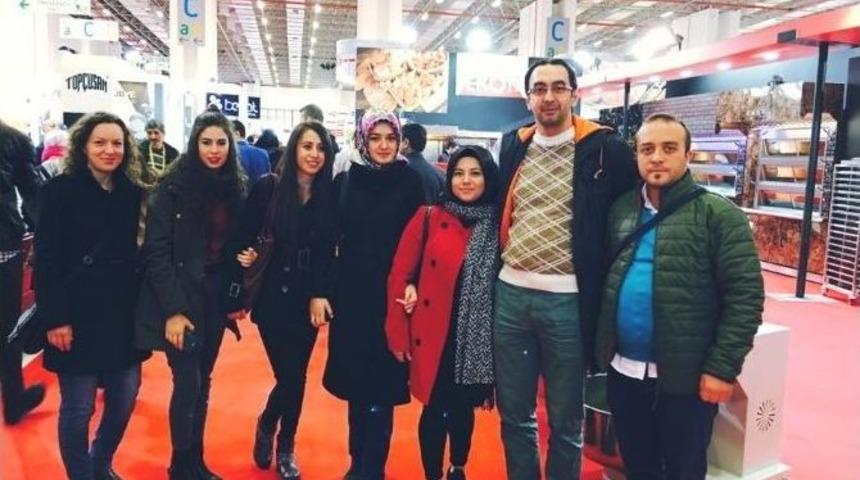 &Uuml;niversite &Ouml;ğrencileri Fuara Katıldı