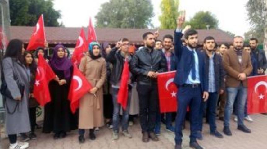 &Ccedil;ukurova &Uuml;niversitesi&rsquo;nde &Ouml;ğrencilerden Ter&ouml;r Tepkisi