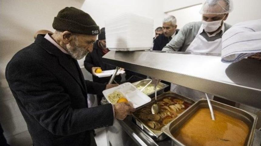 Ankara B&uuml;y&uuml;kşehir Belediyesi, Evsizlere Sıcak Yuva İmkanı Sağlıyor