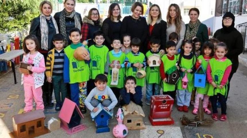 Geri D&ouml;n&uuml;ş&uuml;m &Uuml;r&uuml;nler Kuşlara Yuva Oldu