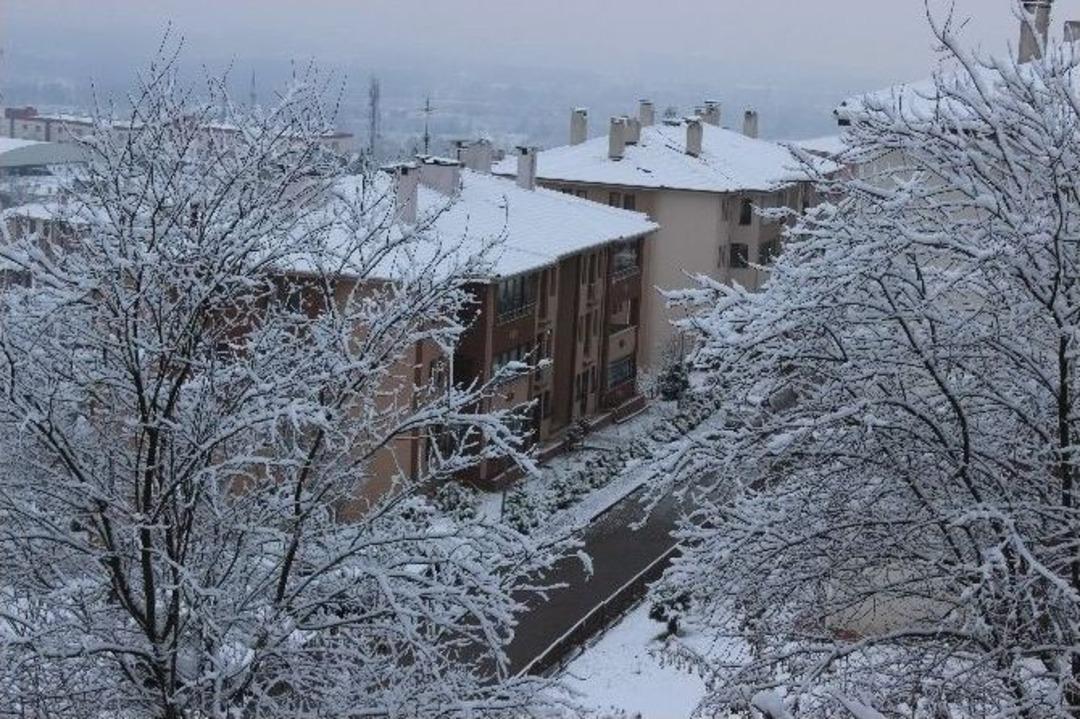 D&uuml;zce&rsquo;de 87 K&ouml;y Yolu Ulaşıma Kapandı