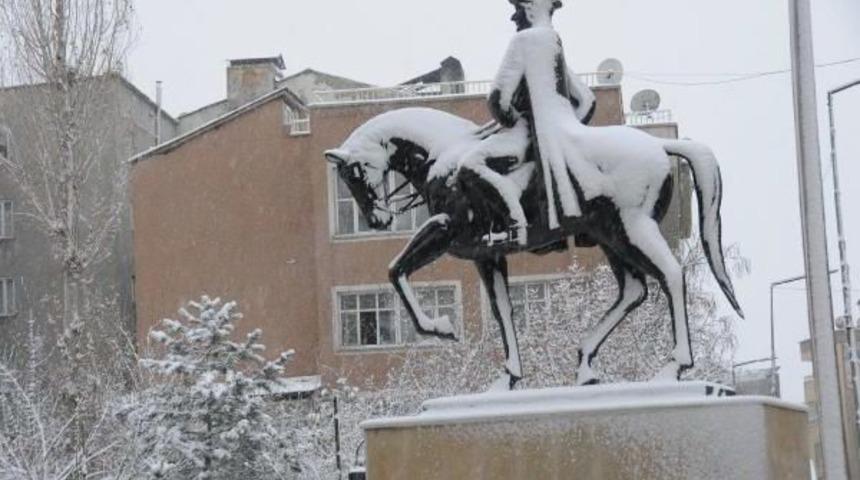 Hakkari'de Kar Etkili Oldu