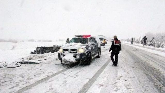 Elazığ da Zincirleme Trafik Kazası: 18 Yaralı 1