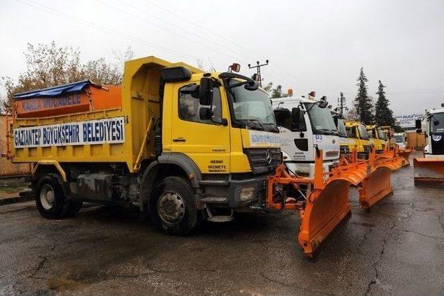 Gaziantep B&uuml;y&uuml;kşehirin Karla M&uuml;cadele Ekibi Hazır 2