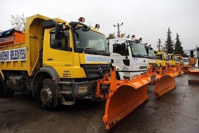 Gaziantep B&uuml;y&uuml;kşehirin Karla M&uuml;cadele Ekibi Hazır 3