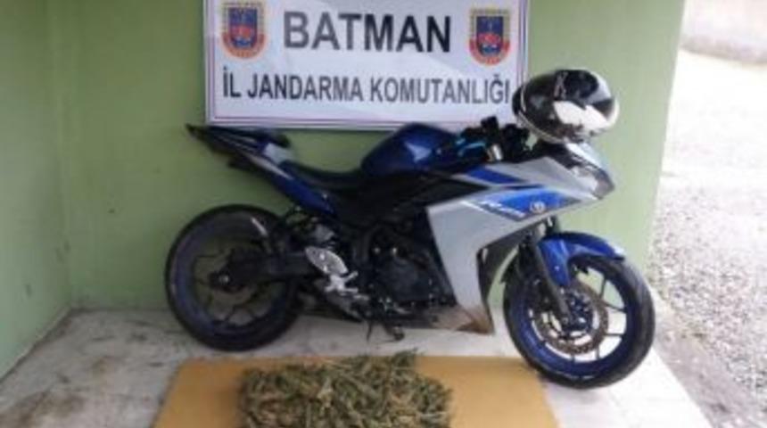 Batman&rsquo;da Kenevir Ve Ka&ccedil;ak Sigara Ele Ge&ccedil;irildi