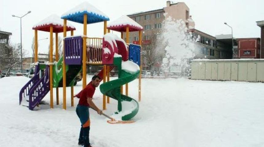 Doğu Kar Hapsinde (2)