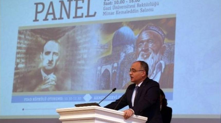 Ahmed Yesevi Ve Fuad K&ouml;pr&uuml;l&uuml; Gazi &Uuml;niversitesinde Anıldı