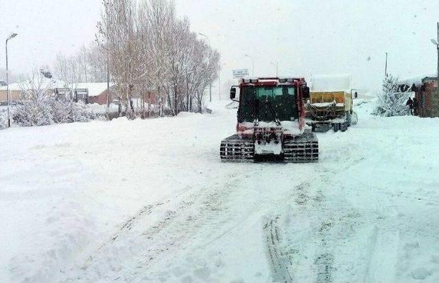 Kar Ve Tipi Hava Ulaşımını Engelledi