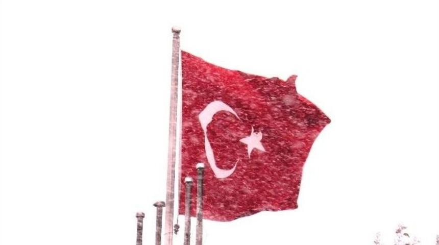 Gaziantep&rsquo;e Mevsimin İlk Karı D&uuml;şt&uuml;