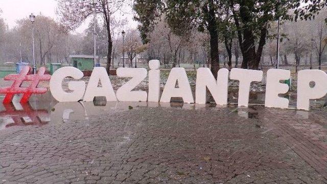 Gaziantep’e Mevsimin İlk Karı Düştü