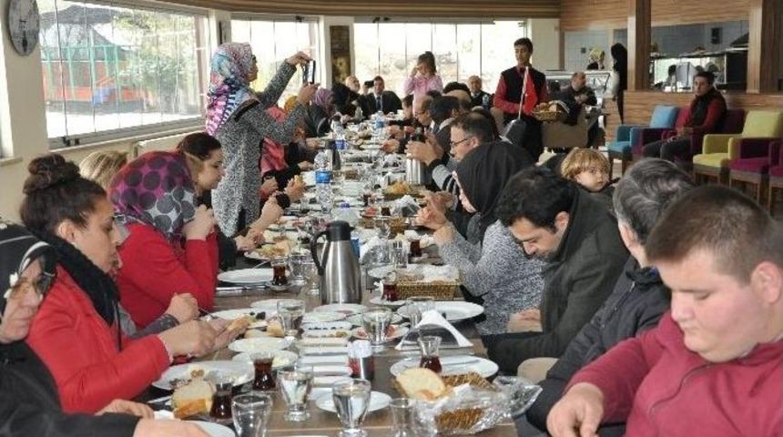 M&uuml;ft&uuml;l&uuml;k Engellileri Unutmadı