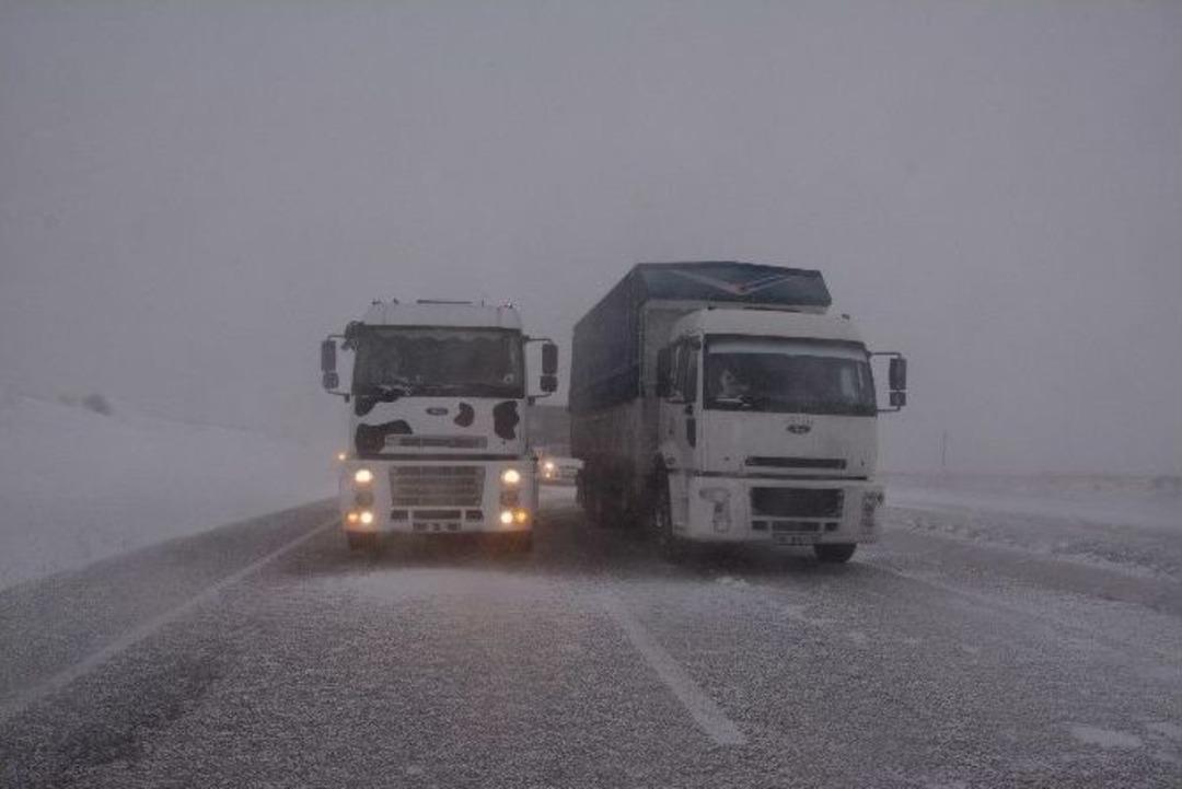 Aksaray&rsquo;da Ulaşıma Kar Engeli